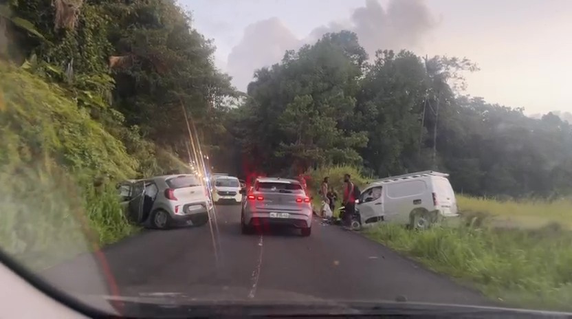 Accident route de la Traversée : 5 blessés après un violent choc frontal